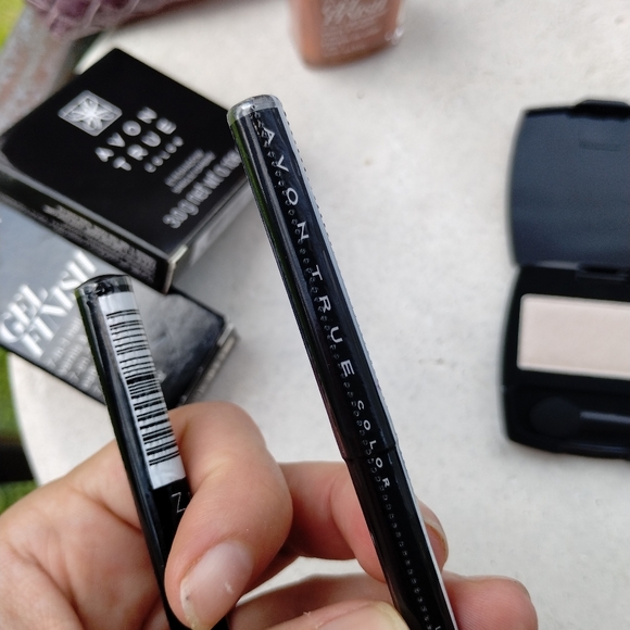 Avon Makeup Set - Picture 6 of 13